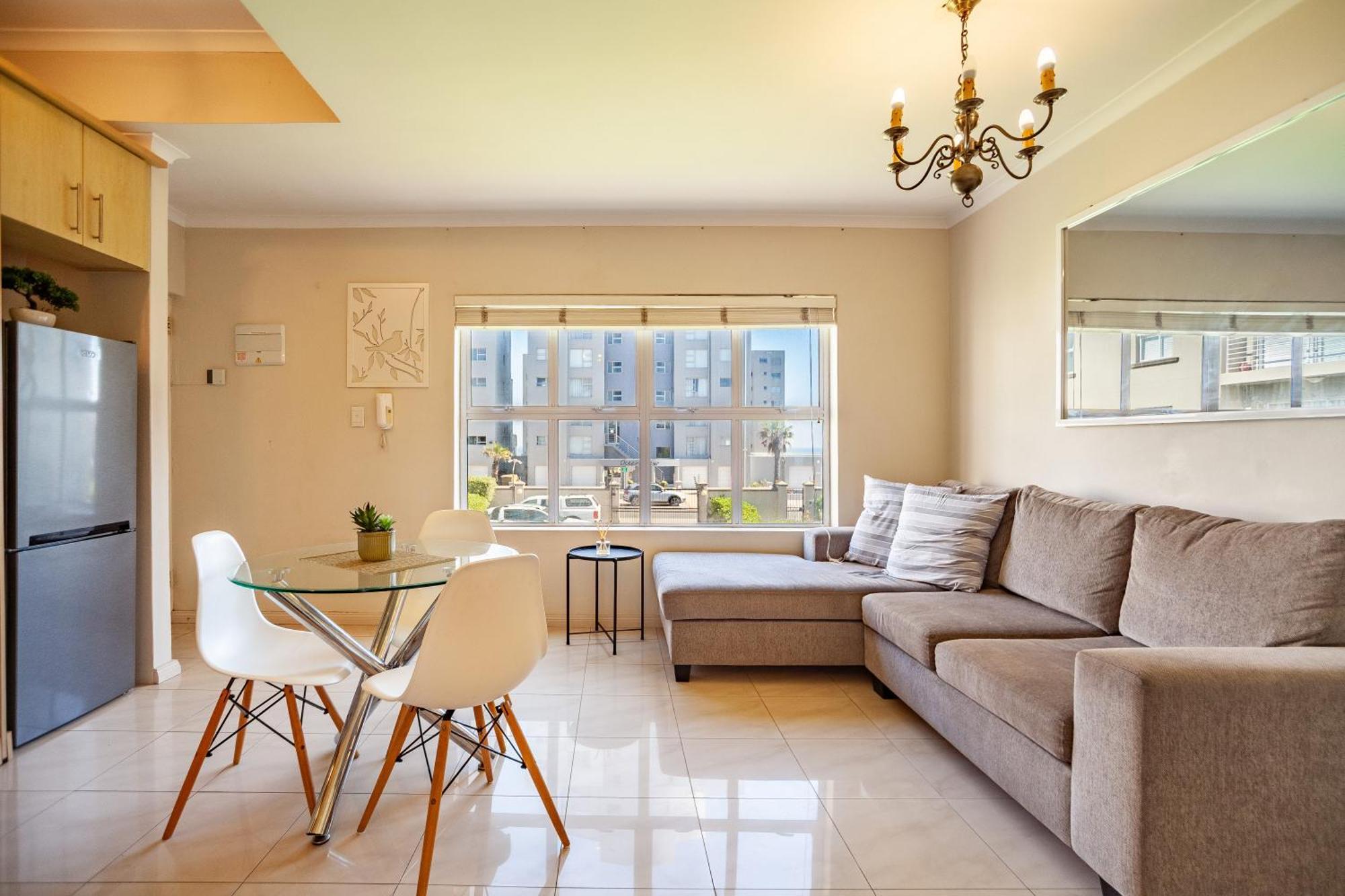 Apartment Coral Breeze Walk To Everything Cape Town